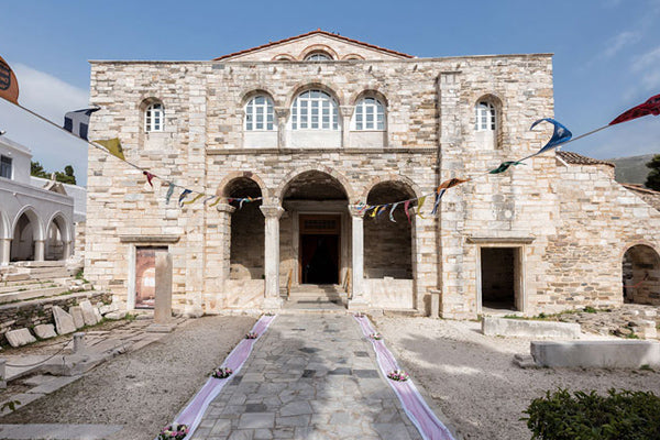 Famous churches dedicated to the Panagia - Panagia Ekatontapyliani
